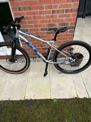 Avalanche comp mountain - gt,